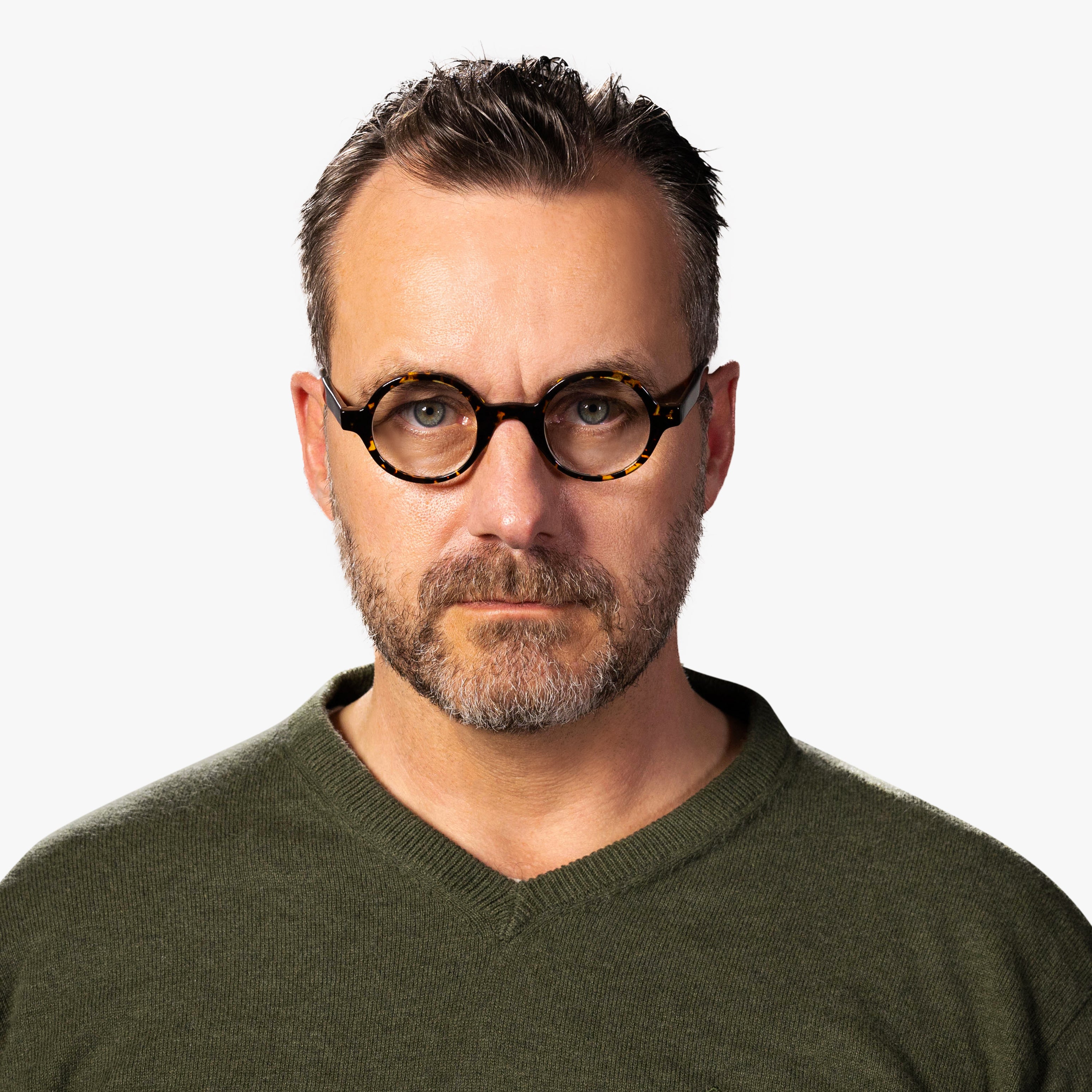 Luxreaders stylish Men's Tórshavn Dark Turtle Reading glasses. Made from Bio-acetate in a Round shape.