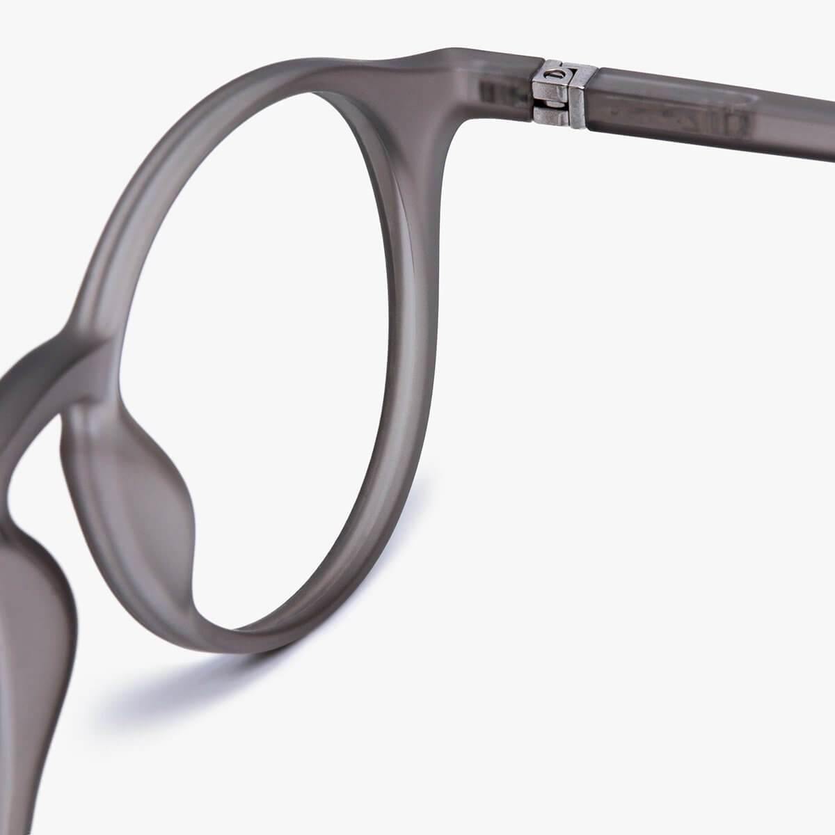Luxreaders stylish Men's Læsø Grey Blue light glasses. Made from Rubber in a Round shape.