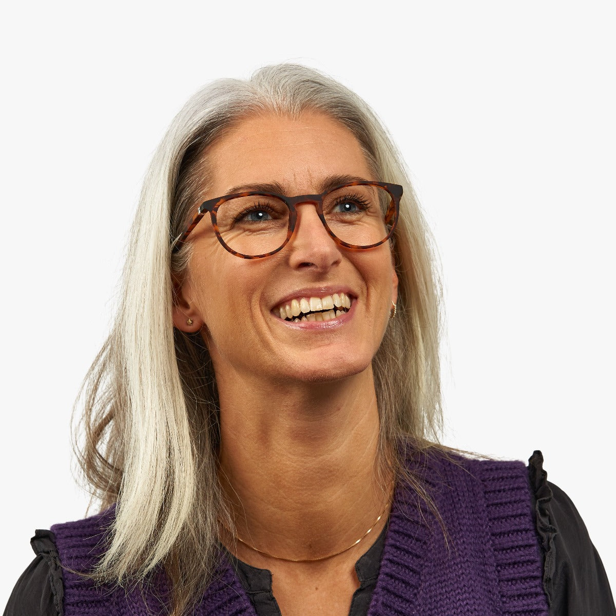Person wearing Stockholm Turtle tortoiseshell glasses