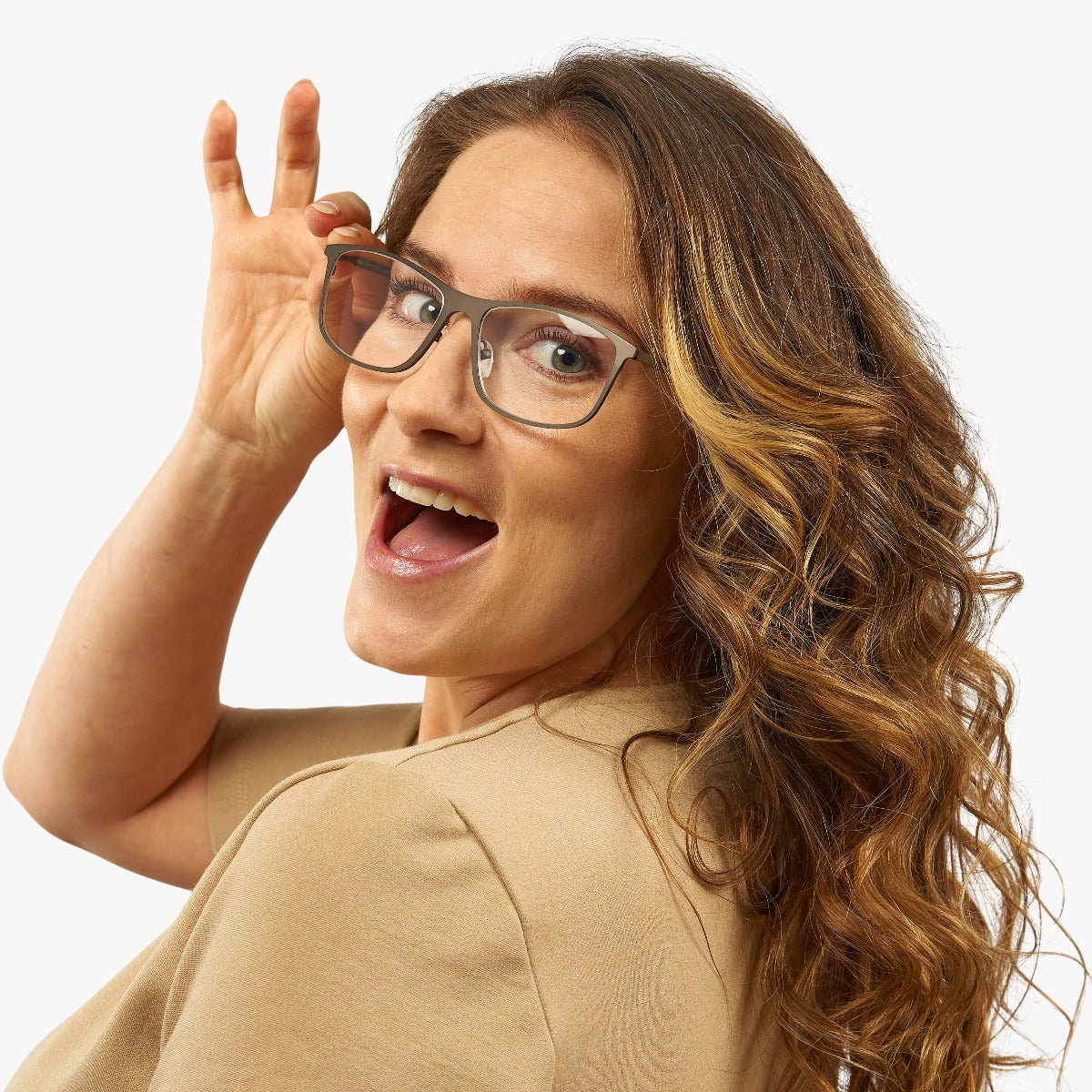 womens-mon-gun_blue-light-glasses_female-model-1.jpg?v=1771417648&width=1200
