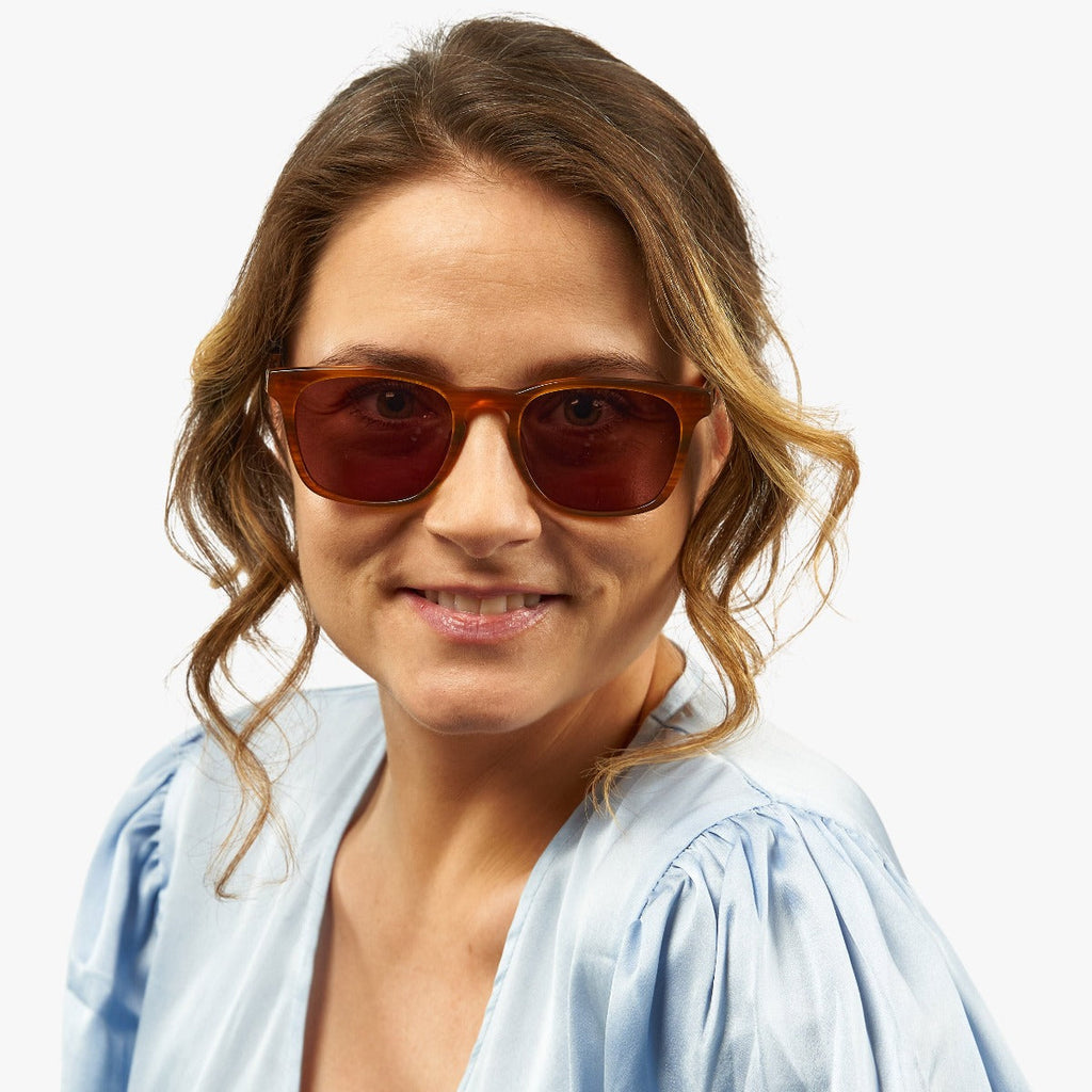 Women's Baker Shiny Walnut Sunglasses - Luxreaders.fi